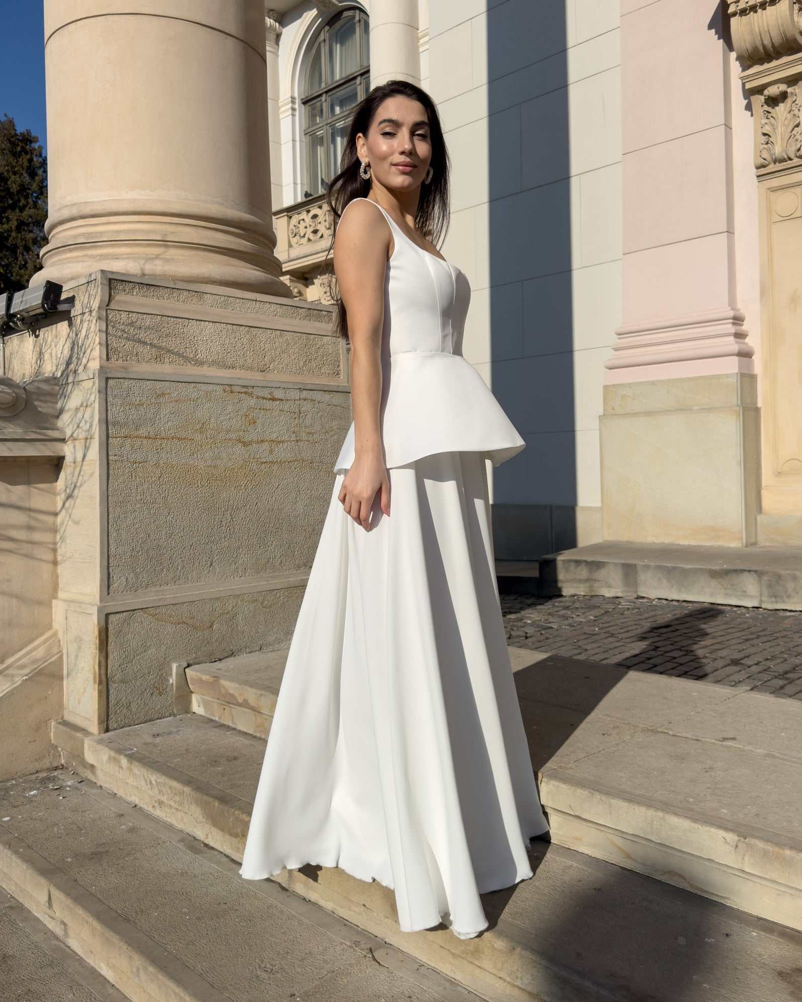 Abito da sposa con peplo staccabile
