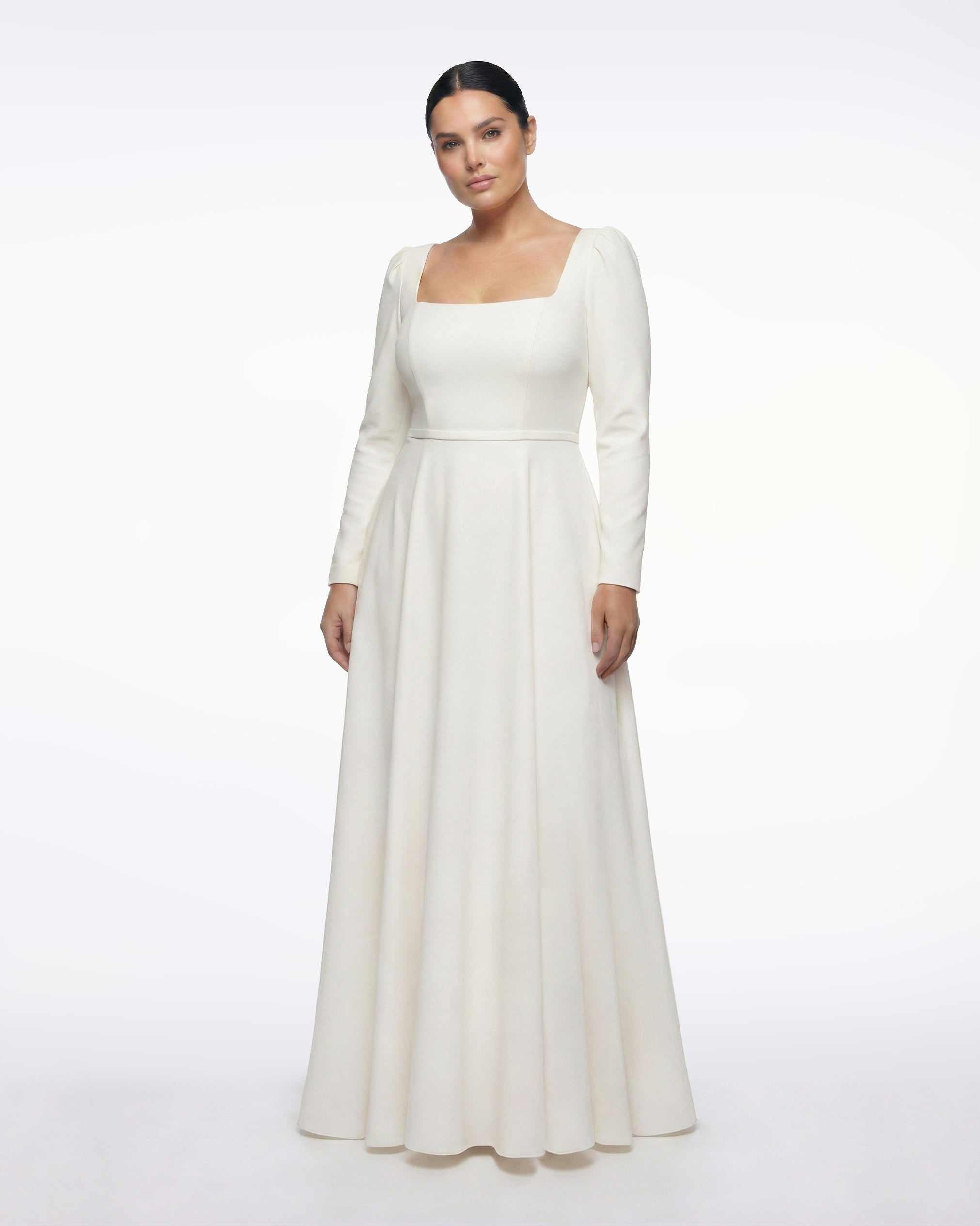 Abito da sposa classico, scollo quadrato, maniche lunghe